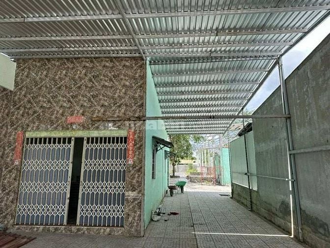  Cho thuê 1.200 m2 Kho và nhà có sân Nguyễn Văn Cừ 15 triệu