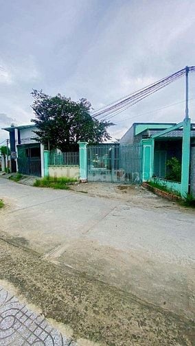  Cho thuê 1.200 m2 Kho và nhà có sân Nguyễn Văn Cừ 15 triệu