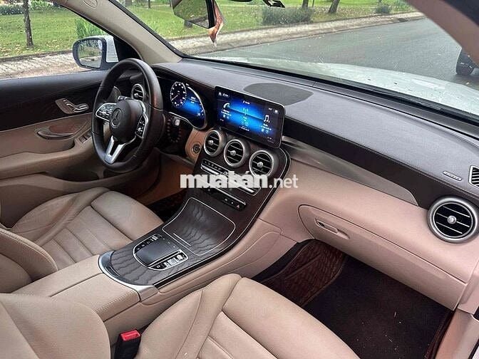 Mercedes-Benz GLC200 4Matic 2021 30.000 km