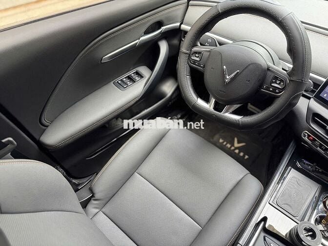 VinFast VF 6 Plus mua pin 2025