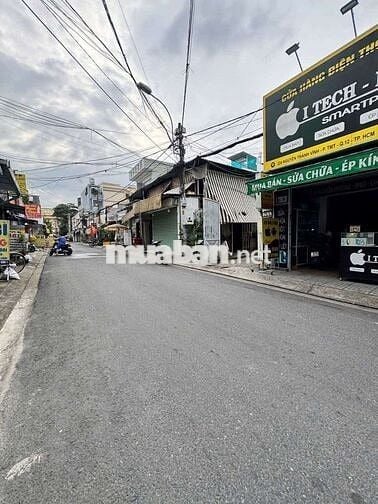 Bán nhà mặt tiền buôn bán sầm uất