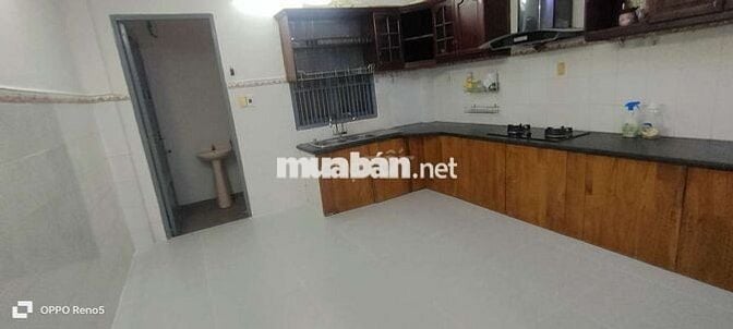 Nhà nguyên căn 4 x 19 trệt 3 lầu