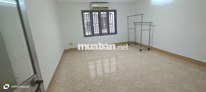 Nhà nguyên căn 4 x 19 trệt 3 lầu