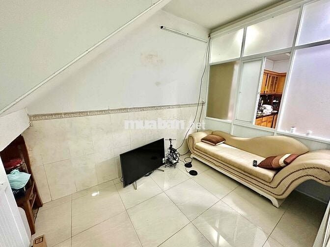 CHÍNH CHỦ CHO THUÊ NHÀ NGUYÊN CĂN 4 PHÒNG NGỦ GẦN CV LÀNG HOA GÒ VẤP