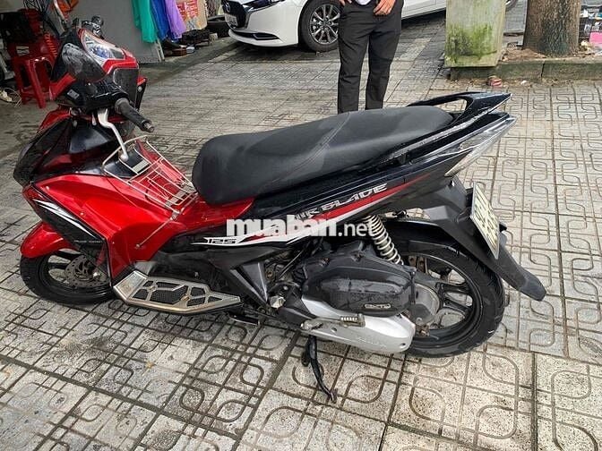 Cần thanh lý. Air Blade 2013