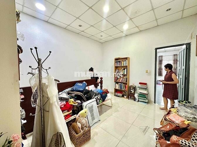 CHÍNH CHỦ CHO THUÊ NHÀ NGUYÊN CĂN 4 PHÒNG NGỦ GẦN CV LÀNG HOA GÒ VẤP