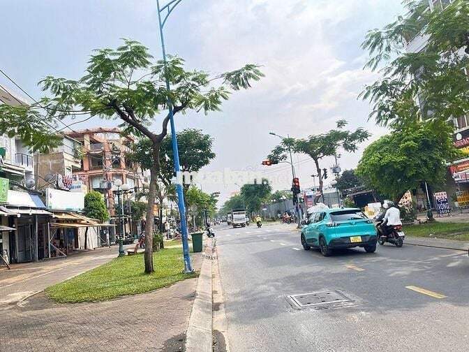 Mặt Tiền Đường Đồng Đen Khu Ăn Uống Sầm Uất Nhất Quận Tân Bình.