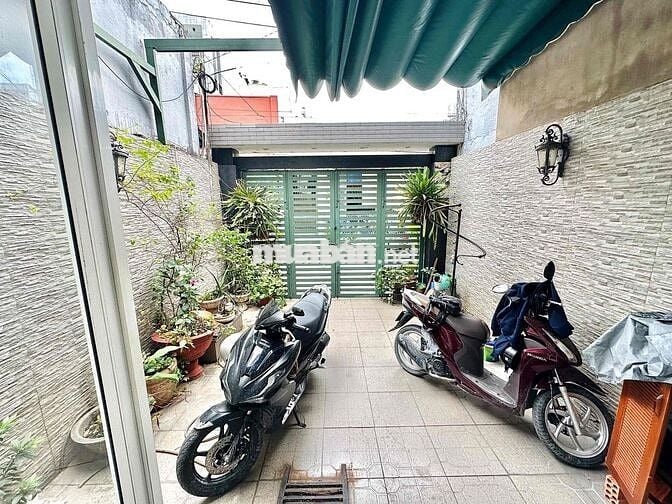 CHÍNH CHỦ CHO THUÊ NHÀ NGUYÊN CĂN 4 PHÒNG NGỦ GẦN CV LÀNG HOA GÒ VẤP