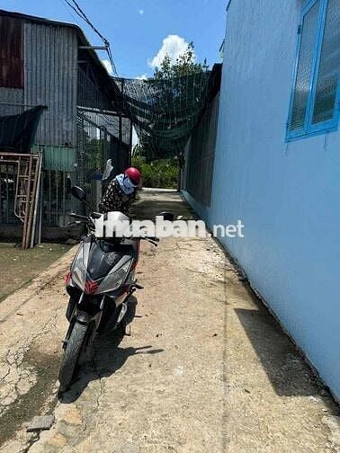 bán đất chính chủ có thổ cư có thể xây dưng ngay và tách ra dươc 2căn