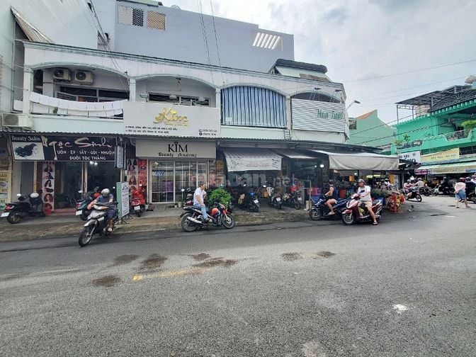 góc 2 mặt tiền 8,3x17m đường 15 Phường Tân kiểng Q7. cổng chính chợ Tâ