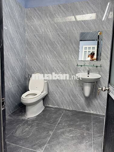 Cho thuê kho hẻm 12m đường Đặng Thùy Trâm, DT: 5x24m. Giá 18tr/tháng