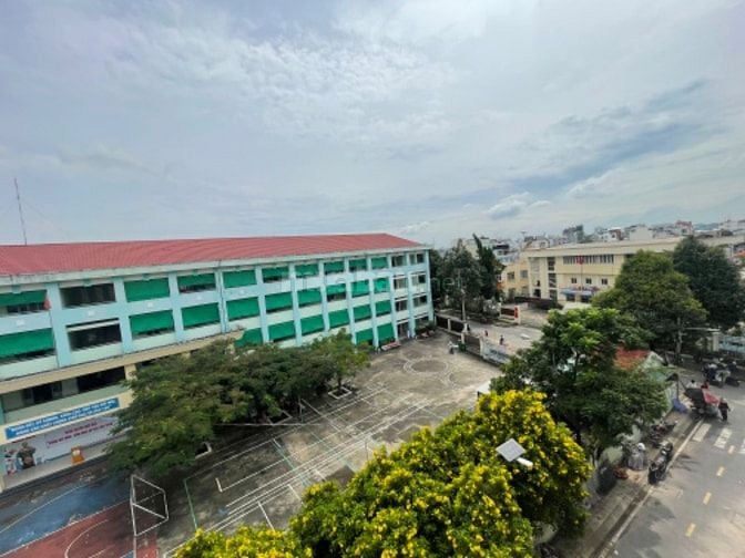 Khu vip 1014 TKTQ kinh doanh mua bán, trường học trước cửa nhaà