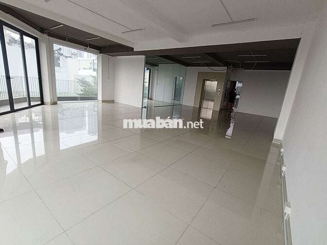 Nhà góc 2 mặt tiền – Đường D4, Him Lam, Quận 7

Diện tích: 13 x 20 m