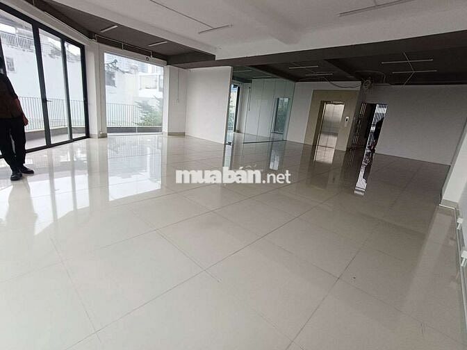 Nhà góc 2 mặt tiền – Đường D4, Him Lam, Quận 7

Diện tích: 13 x 20 m