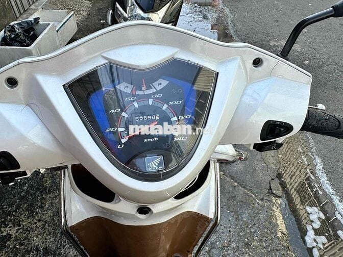 Vision 2014 limited, màu trắng, nguyên zin,2 chìa