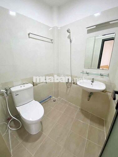 💥 NHÀ MẶT TIỀN TRẦN QUANG DIỆU – TRUNG TÂM THỜI TRANG QUẬN 3