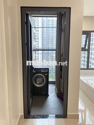 SIÊU HIẾM CĂN STUDIO GIÁ 2.38 TỶ ( FULL NỘI THẤT )TẦNG TRUNG TẠI VHOP