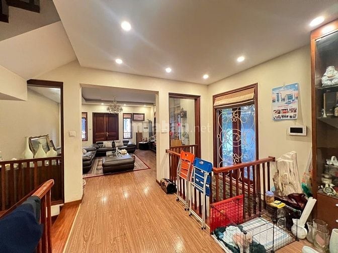 Phố Ngọc Khánh – Ba Đình – Ô Tô Tránh – 85 M2 – 5 T – MT 5M – Giá 33.7