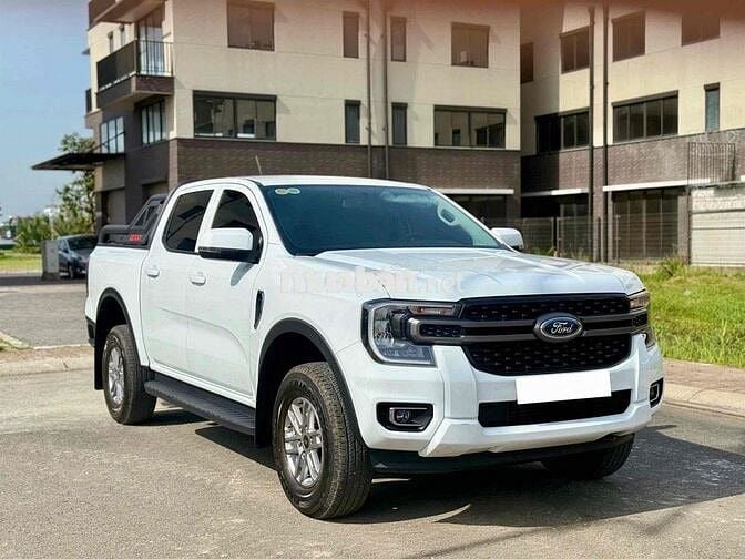 Ford Ranger XLS Trắng