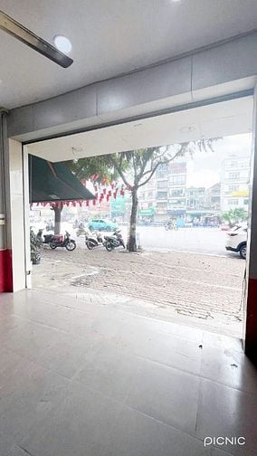 Cho thuê Tầng 1 Hoặc Cả Nhà mặt phố Trần Khát Chân sầm uất, vỉa hè 5m 