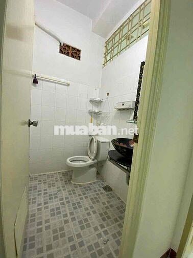 nhà cho thuê hẻm tải trường chinh p14 tân bình. DT:5m5 x 25m giá 15tr5