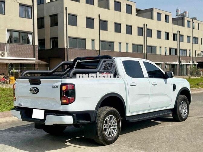 Ford Ranger XLS Trắng
