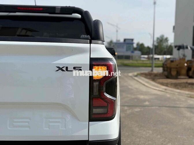 Ford Ranger XLS Trắng