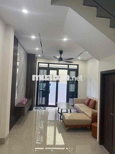 nhà xây độc lập phố Sài đồng Long biên