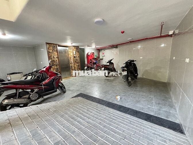 SIÊU PHẨM TÒA DỊCH VỤ TRỊNH VĂN BÔ -BỀ THẾ- LÔ GÓC -VỈA HÈ - ĐƯỜNG TO