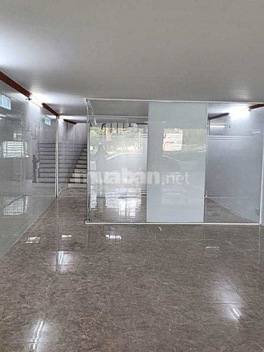 Cho thuê nhà 240 m2 Nguyễn Văn Linh kế bệnh viện đa khoa Cần Thơ