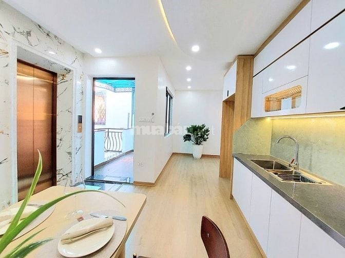 Sát Phố Dương Văn Bé-43m2-Xây Mới 5Tầng-Thang Máy-Full Nội Thất 10Tỷ6