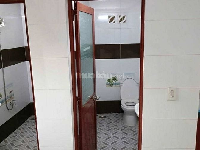 Cho thuê nhà 240 m2 Nguyễn Văn Linh kế bệnh viện đa khoa Cần Thơ