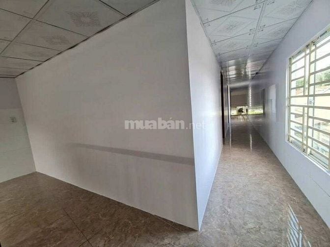 Cho thuê nhà 240 m2 Nguyễn Văn Linh kế bệnh viện đa khoa Cần Thơ