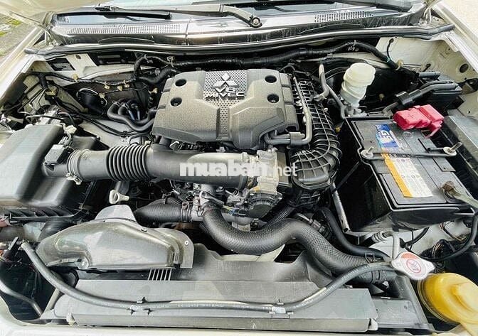 Mitsubishi Pajero Sport 2015 4x4 AT 2 cầu xe đẹp