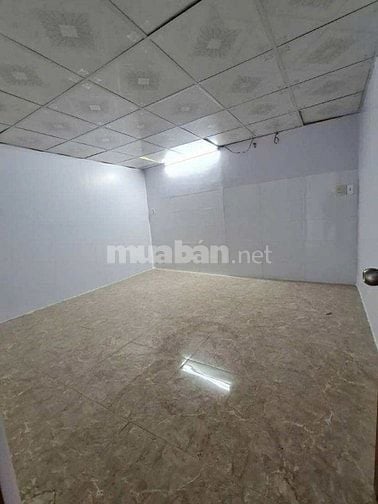 Cho thuê nhà 240 m2 Nguyễn Văn Linh kế bệnh viện đa khoa Cần Thơ