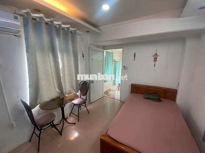 Phòng sân thượng lầu 5 Đề Thám