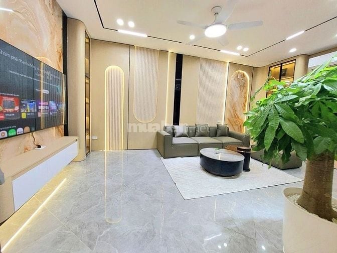 Sát Phố Dương Văn Bé-43m2-Xây Mới 5Tầng-Thang Máy-Full Nội Thất 10Tỷ6