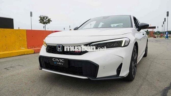 HONDA CIVIC EHEV TRẮNG GIẢM 140tr - Hổ Trợ Vay 80%