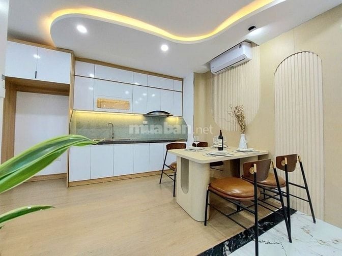 Sát Phố Dương Văn Bé-43m2-Xây Mới 5Tầng-Thang Máy-Full Nội Thất 10Tỷ6