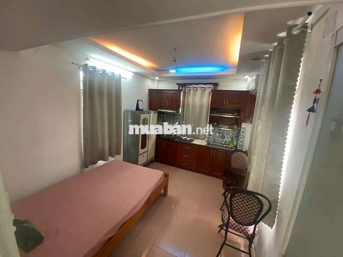 Phòng sân thượng lầu 5 Đề Thám