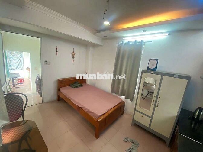 Phòng sân thượng lầu 5 Đề Thám