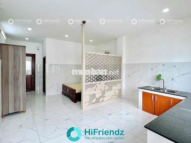 Căn hộ mini Full Nội thất 40m2 có Ban công lớn kế cầu Nguyễn Văn Cừ