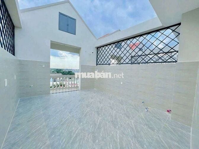 Nhà có cầu thang máy 4 x 20 có 4 tầng 8pn 8wc sân thượng