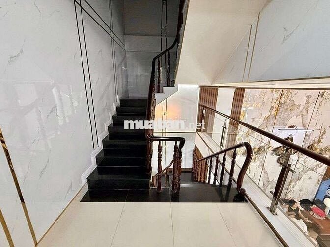 💥Siêu phẩm nhà phố, 102m², 3 tầng, DT 743, VINCOM Dĩ An, Dĩ An, HCM.