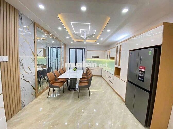 Nhà mới đẹp y hình 4 x 18 có 5pn 5wc sân thượng