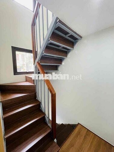 HƠN 5 TỶ HỘ KHẨU PHỐ VIP KIM MÃ - 25M RA Ô TÔ TRÁNH - 2 THOÁNG