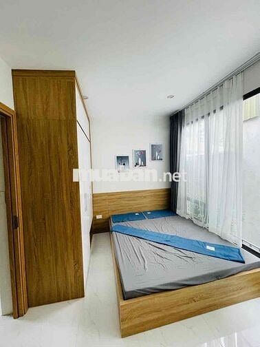 HƠN 5 TỶ HỘ KHẨU PHỐ VIP KIM MÃ - 25M RA Ô TÔ TRÁNH - 2 THOÁNG