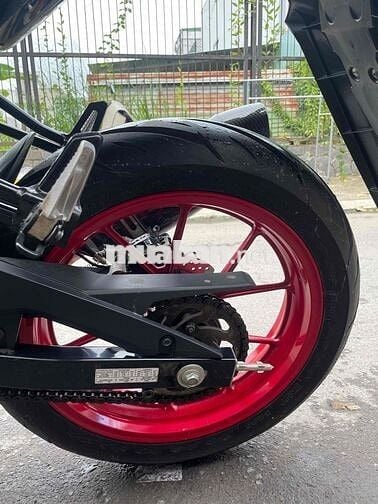 xe để trùm mền ít đi