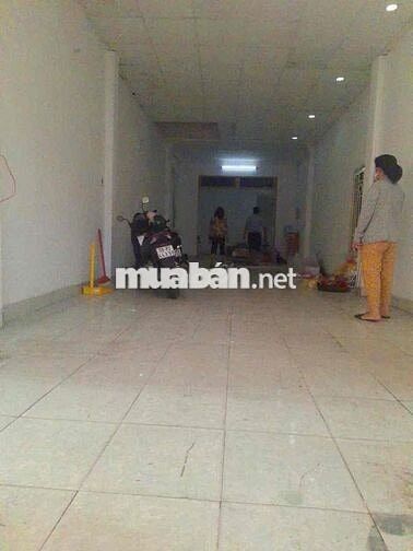 Nhà mặt tiền 4,5*40 trống suốt tiện kinh doanh