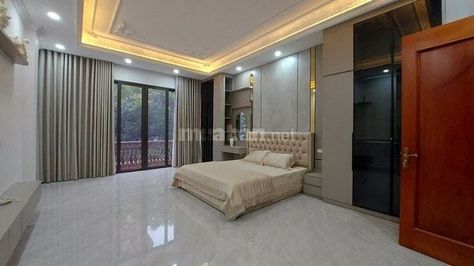 "Bán nhà Đầm Trấu, Hai Bà Trưng 55m, 7 tầng, mt 5.2m. Giá: 32.3 tỷ